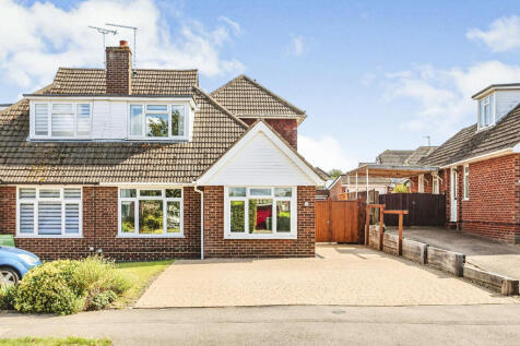 4 bedroom semi-detached bungalow for sale