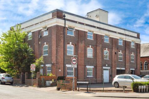 1 bedroom maisonette for sale