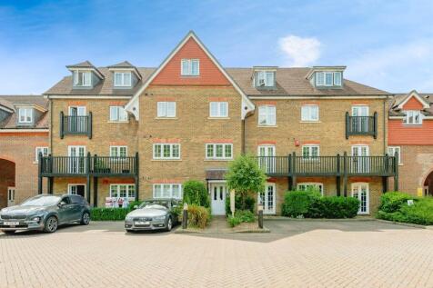 2 bedroom ground floor flat for sale