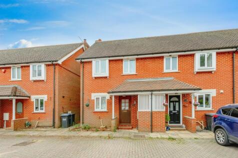 3 bedroom end of terrace house for sale