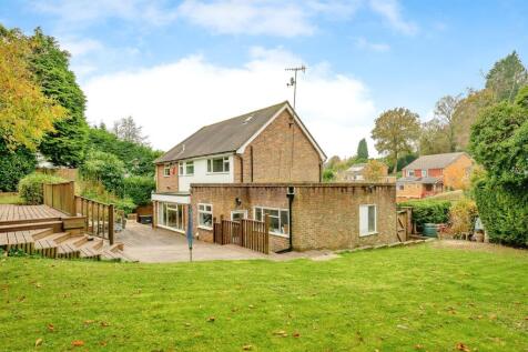 5 bedroom detached house for sale