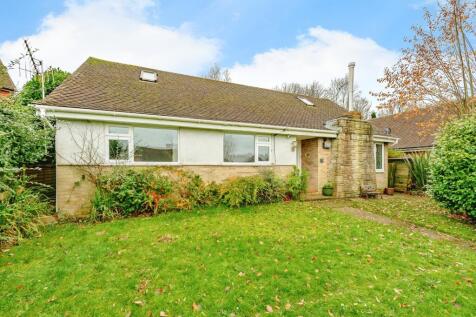 4 bedroom detached bungalow for sale