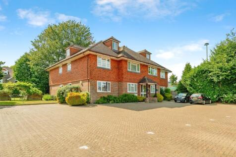 1 bedroom ground floor flat for sale