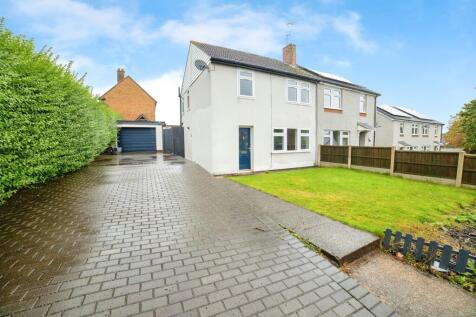 3 bedroom semi-detached house for sale