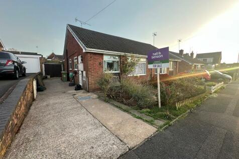 2 bedroom semi-detached bungalow for sale