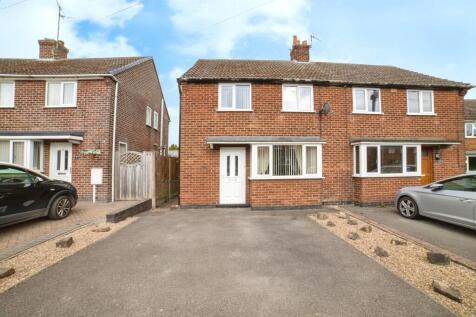 2 bedroom semi-detached house for sale