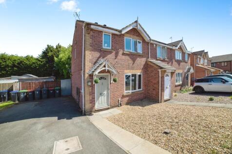 3 bedroom end of terrace house for sale