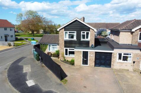 The Trundle, Somersham, PE28 5 bed link detached house for sale