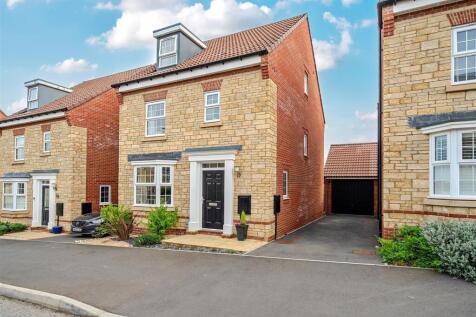 Gainey Gardens, Chippenham 4 bed detached house for sale
