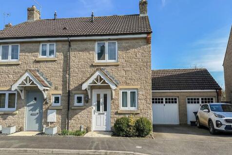 2 bedroom semi-detached house for sale