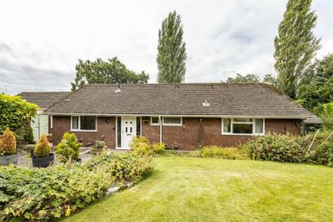 High Street, New Whittington... 3 bed detached bungalow for sale