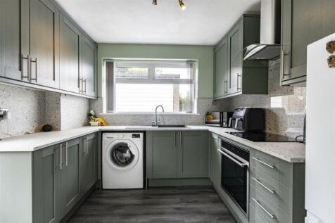 Boythorpe Road, Boythorpe, Chesterfield 3 bed semi