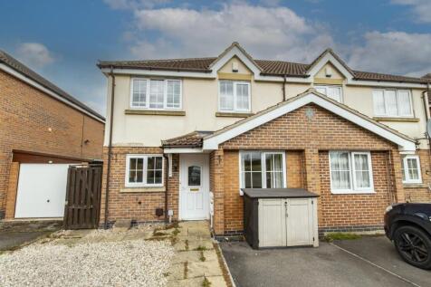 Rose Gardens, Arkwright Town... 3 bed semi