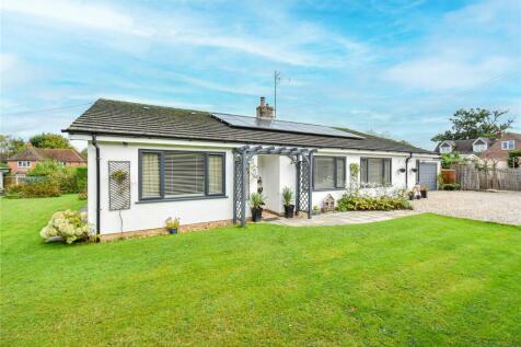 4 bedroom detached bungalow for sale