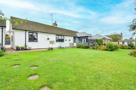 4 bedroom detached bungalow for sale