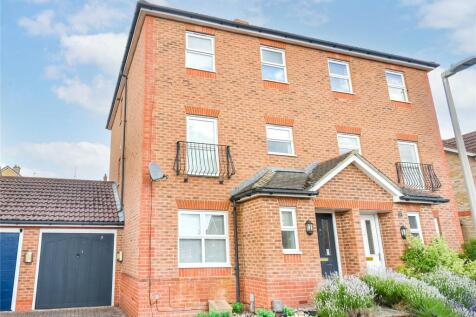 4 bedroom semi-detached house for sale