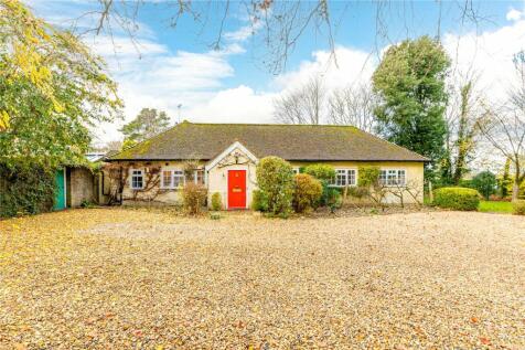 4 bedroom detached bungalow for sale