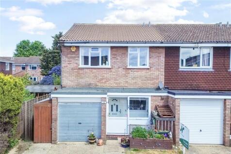 4 bedroom end of terrace house for sale