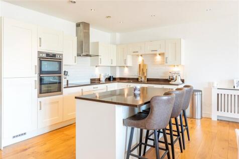 3 bedroom apartment for sale