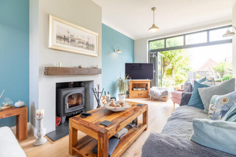 4 bedroom terraced house for sale