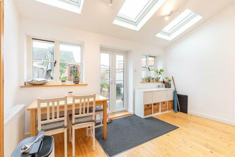 2 bedroom end of terrace house for sale