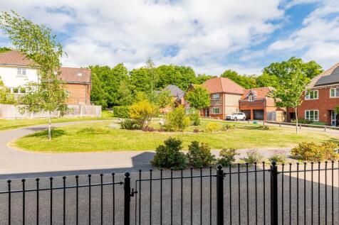 6 bedroom detached house for sale