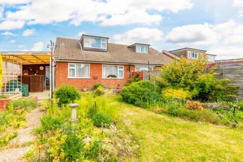 3 bedroom semi-detached bungalow for sale