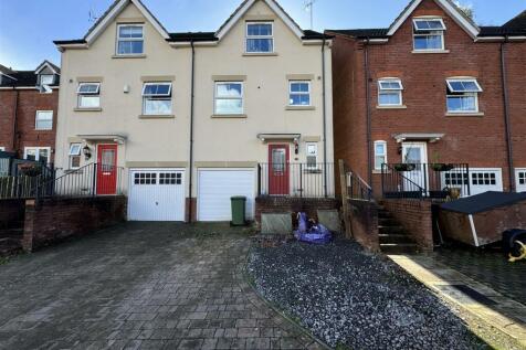 4 bedroom semi-detached house for sale