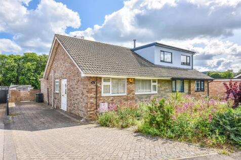 2 bedroom semi-detached bungalow for sale