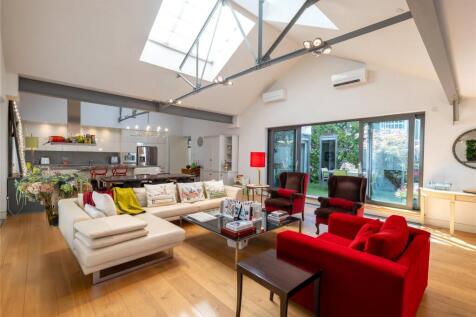 3 bedroom flat for sale
