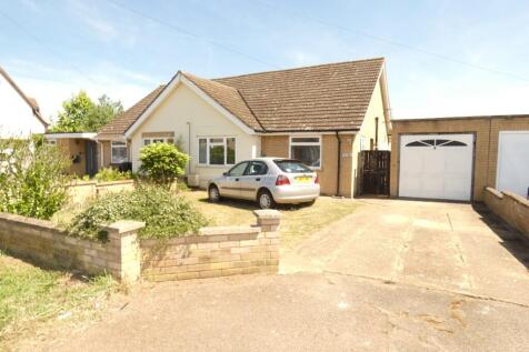 3 bedroom semi-detached bungalow for sale