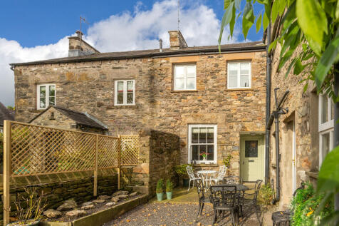 Corner Cottage, 4 Queens Square... 2 bed cottage for sale