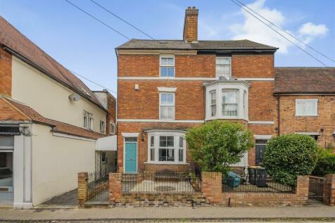 4 bedroom semi-detached house for sale