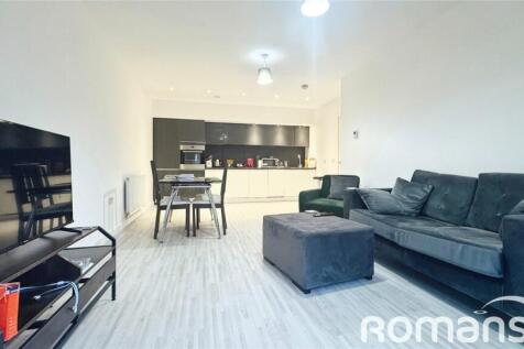 Clovelly Court, 6 Wintergreen... 2 bed apartment for sale