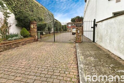 Villier Court, Villier Street, Uxbridge 2 bed terraced house for sale