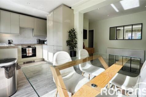 Whitethorn Avenue, Yiewsley, West... 3 bed semi