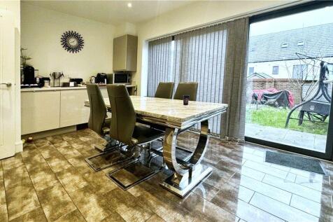 Churchill Road, Uxbridge 4 bed terraced house for sale