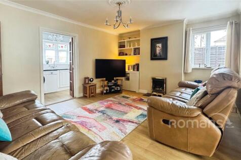 Ash Grove, Yiewsley, West Drayton 3 bed semi