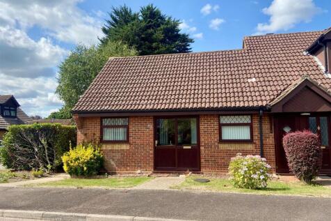 1 bedroom semi-detached bungalow for sale