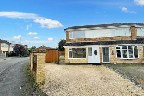 3 bedroom semi-detached house for sale