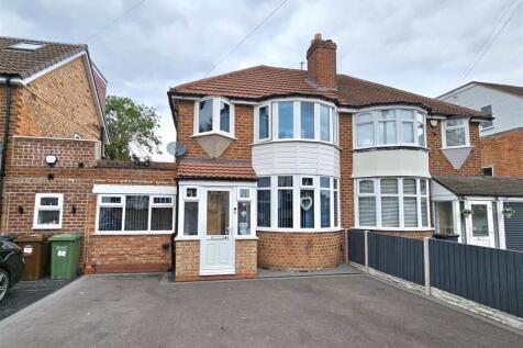 3 bedroom semi-detached house for sale