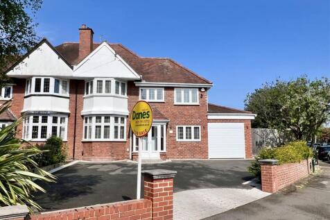 4 bedroom semi-detached house for sale