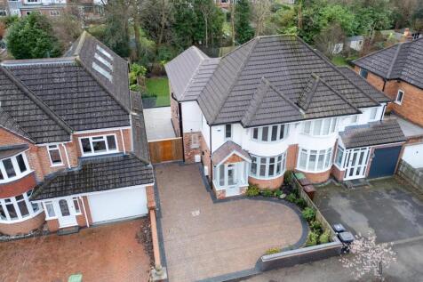 4 bedroom semi-detached house for sale