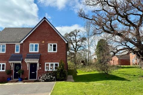 3 bedroom semi-detached house for sale