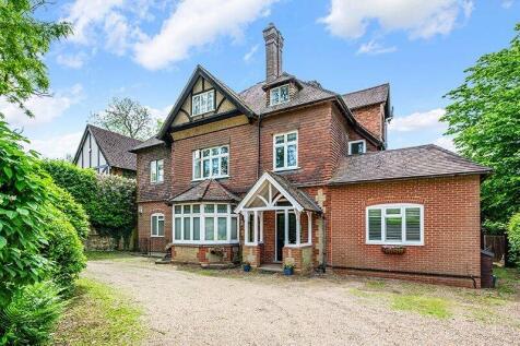 Rockfield Road, Oxted RH8 3 bed apartment for sale