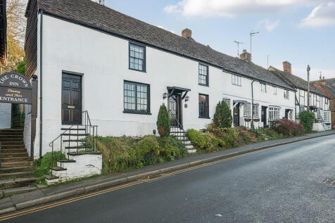 High Street, Oxted RH8 4 bed end of terrace house for sale
