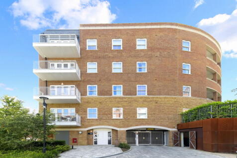 Oxted RH8 2 bed flat for sale