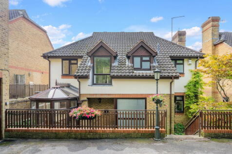 Westhall Road, Warlingham CR6 4 bed detached house for sale
