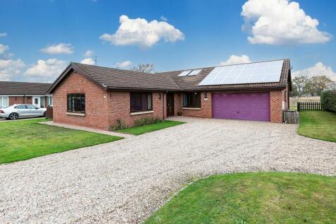 4 bedroom detached bungalow for sale