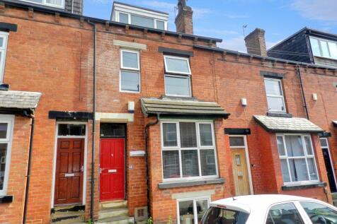 Welton Mount, Leeds 7 bed terraced house for sale